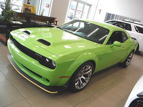 Used 2023 Dodge Challenger SRT Hellcat RWD image 1