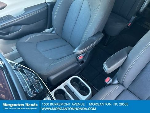 Used 2023 Chrysler Voyager LX FWD image 24