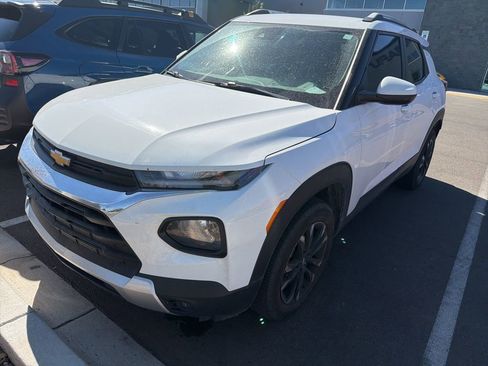 Used 2022 Chevrolet TrailBlazer LT w/ Convenience Package image 1