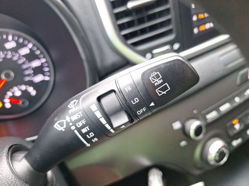 Used 2020 Kia Sportage LX FWD image 22