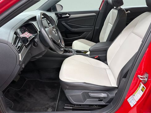 Used 2019 Volkswagen Jetta R-Line FWD image 11