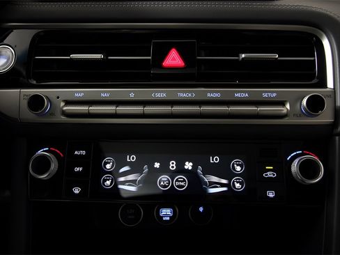 Used 2024 Genesis G70 2.5T w/ Sport Prestige Package image 37