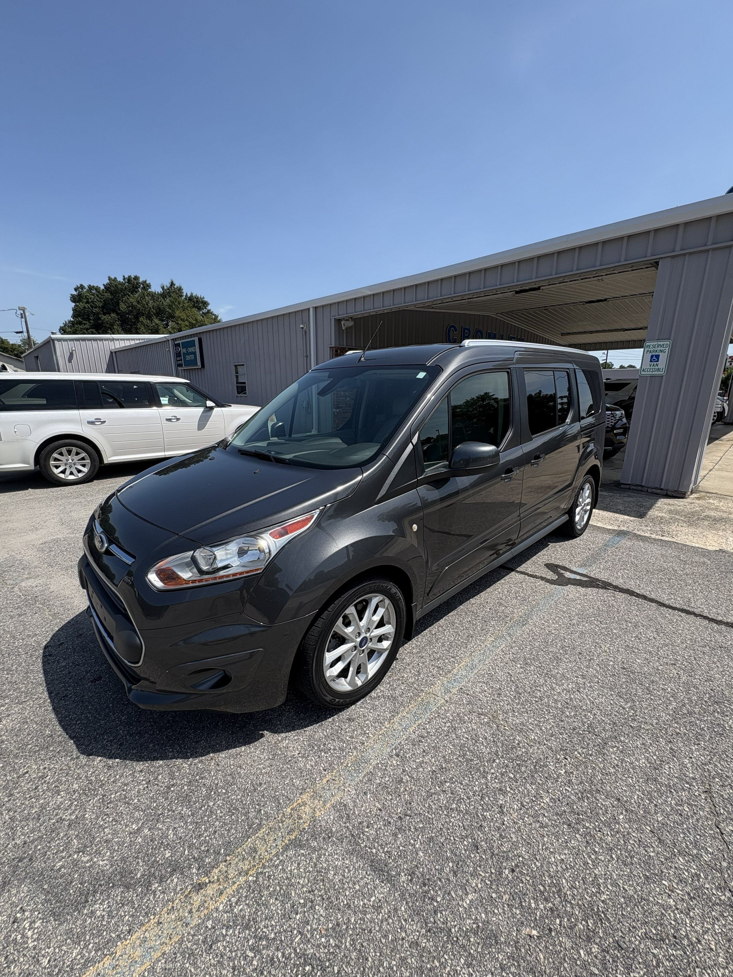 Used 2016 Ford Transit Connect Titanium FWD image 1