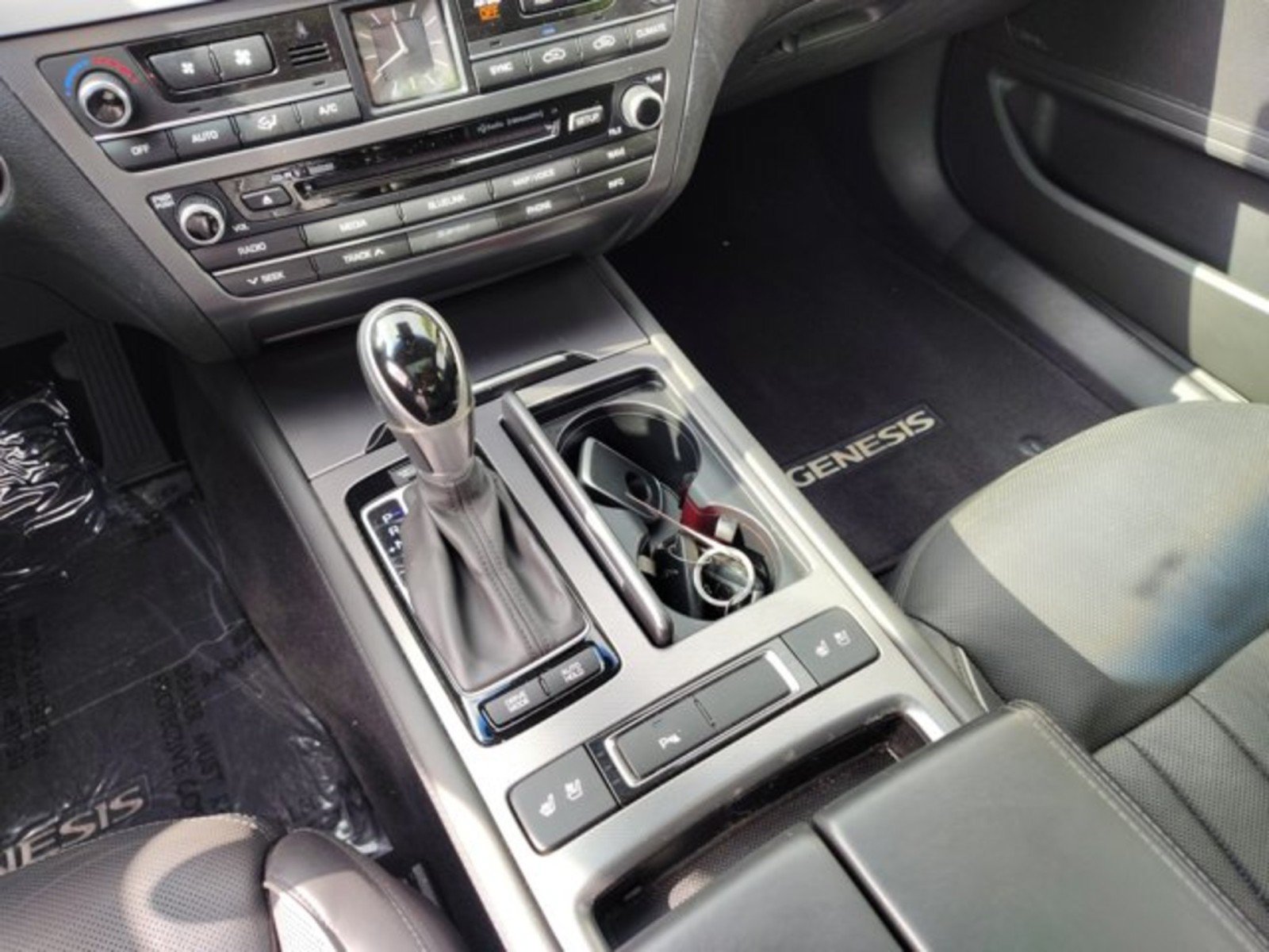 Used 2015 Hyundai Genesis 5.0 RWD image 15