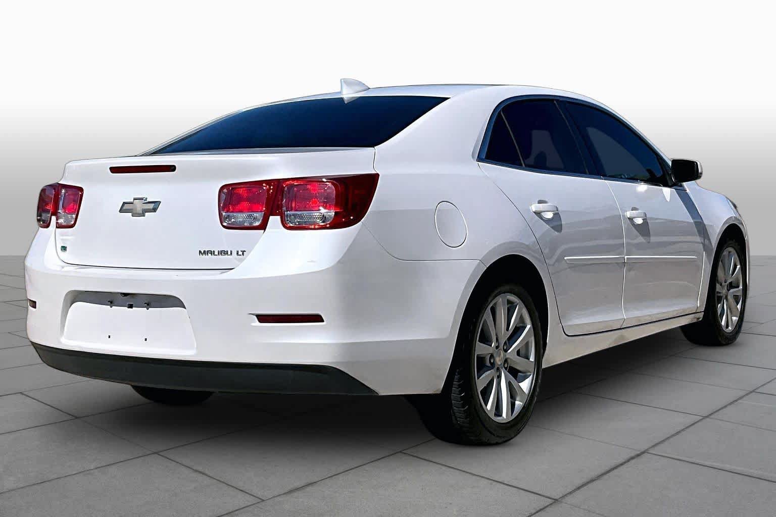Used 2015 Chevrolet Malibu LT w/ Leather Package FWD image 12