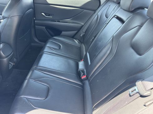 Used 2024 Hyundai Elantra Limited FWD image 12