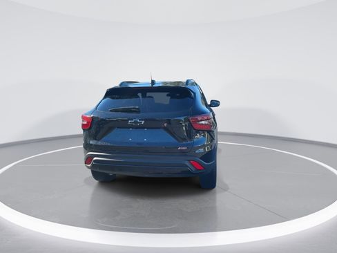 Used 2025 Chevrolet Trax RS w/ Sunroof Package image 8
