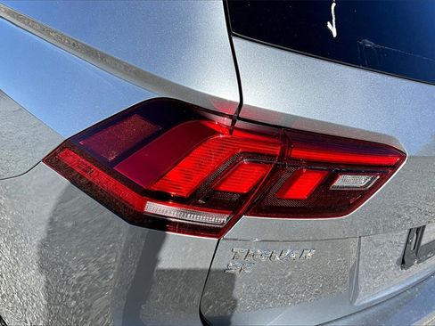 Used 2021 Volkswagen Tiguan SE R-Line image 26