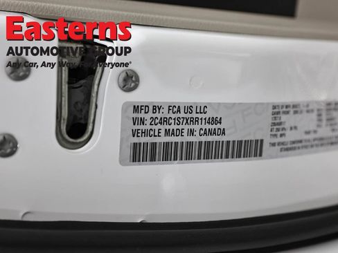 Used 2024 Chrysler Pacifica Limited FWD image 34