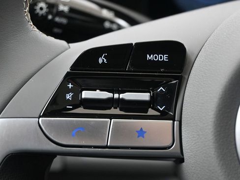 Certified 2025 Hyundai Elantra SEL image 24