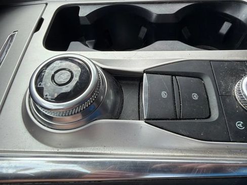 Used 2020 Ford Explorer XLT w/ Equipment Group 202A AWD/4WD image 40