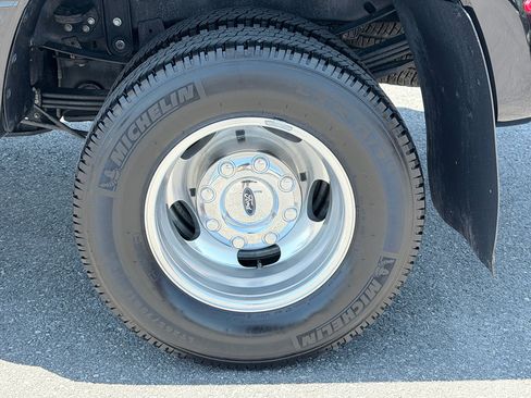 Used 2019 Ford F350 Lariat w/ Chrome Package AWD/4WD image 36