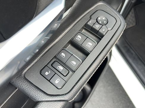 Used 2025 RAM 1500 Laramie image 16