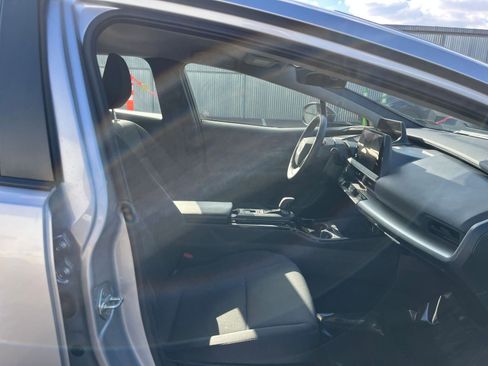 Used 2025 Toyota Prius LE image 25