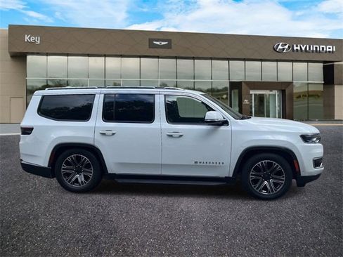 Used 2022 Jeep Wagoneer Series III image 5