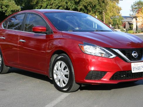 Used 2019 Nissan Sentra SV image 2