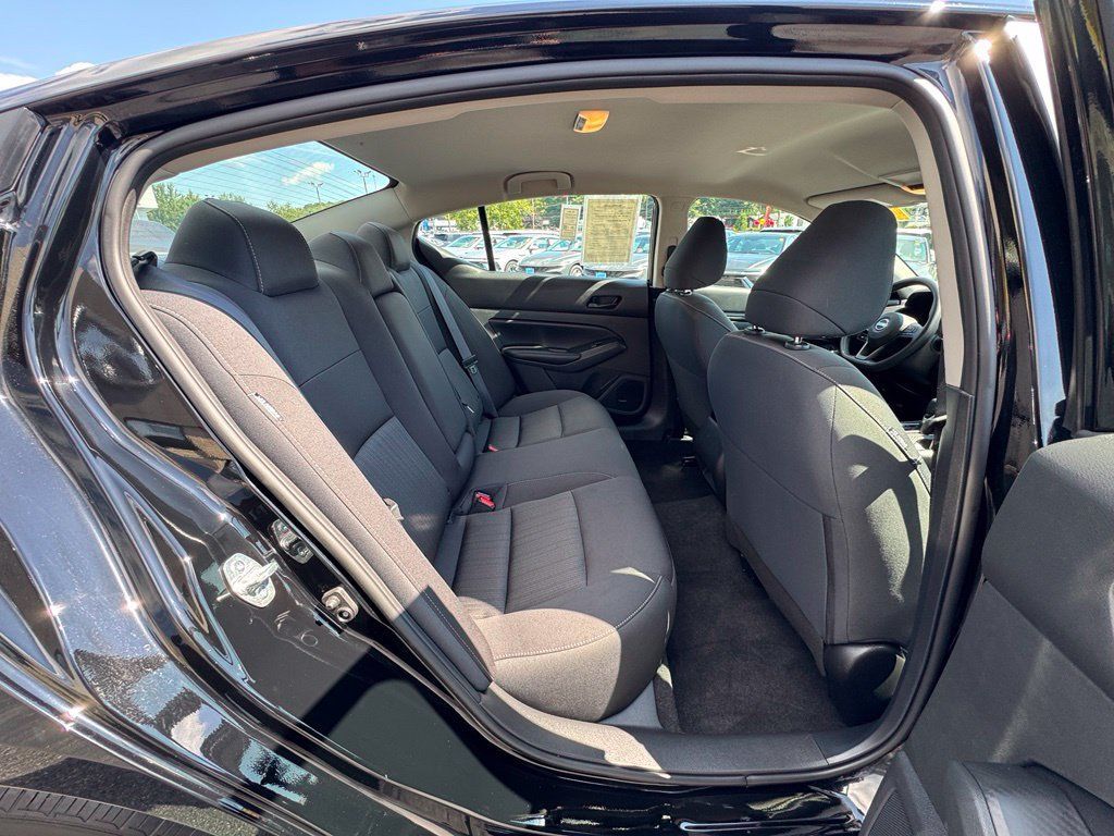 Used 2024 Nissan Altima 2.5 S FWD image 20