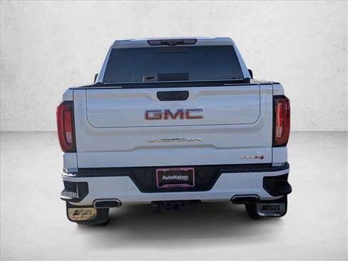 Used 2022 GMC Sierra 1500 AT4 w/ AT4 Premium Package image 6