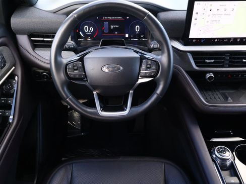 Used 2025 Ford Explorer Platinum w/ LUX Leather Package image 9