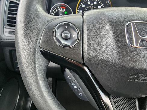 Used 2018 Honda HR-V LX image 40