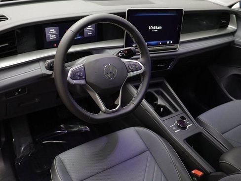 New 2026 Volkswagen Tiguan SE image 6