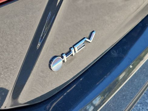 Used 2025 Toyota Camry LE image 7