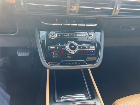 Certified 2022 Lincoln Corsair Reserve image 18