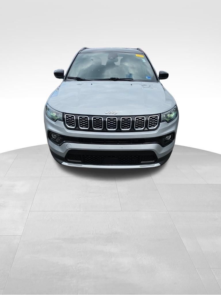 Used 2025 Jeep Compass Limited AWD/4WD image 2