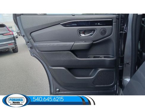 New 2025 Honda Pilot Touring image 40