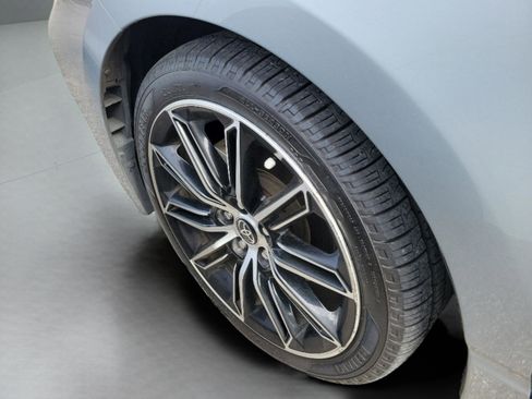 Used 2022 Toyota Avalon Touring image 27