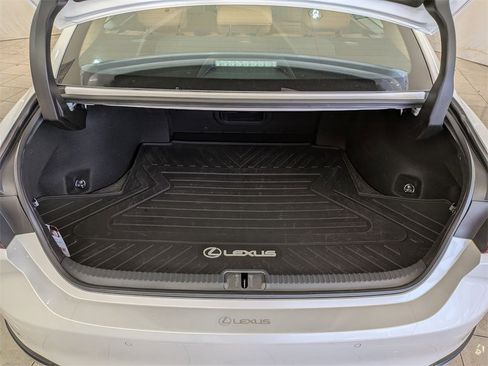 Certified 2024 Lexus ES 300h w/ Premium Package image 34