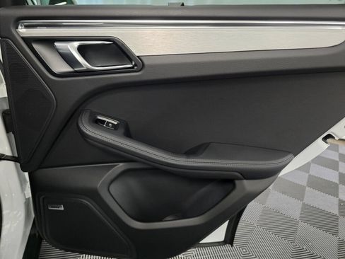 Certified 2026 Porsche Macan AWD/4WD image 26
