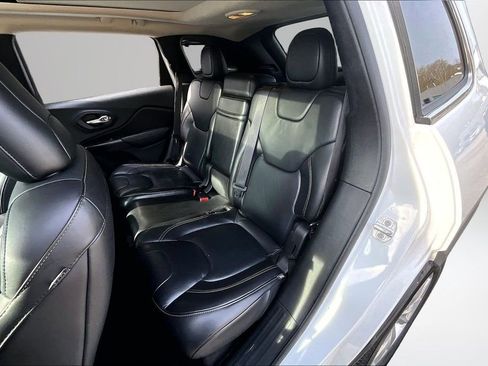 Used 2016 Jeep Cherokee Limited AWD/4WD image 22