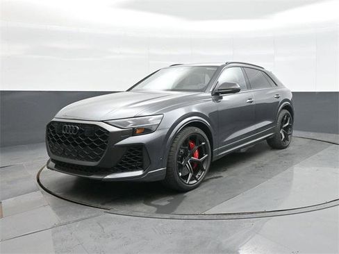 New 2026 Audi RS Q8 performance image 3