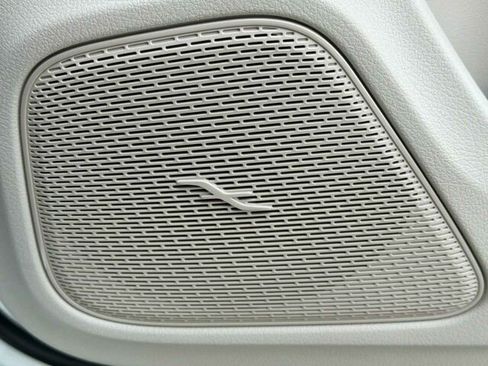 Certified 2025 Mercedes-Benz CLA 250 4MATIC image 22