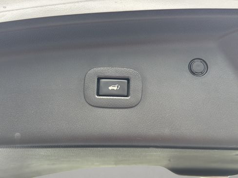 Used 2020 Nissan Armada SV w/ Driver Package RWD image 28