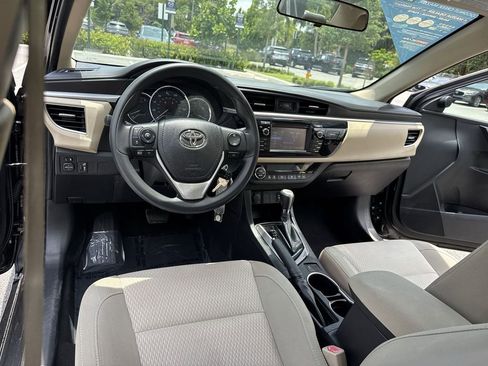 Used 2014 Toyota Corolla LE FWD image 35