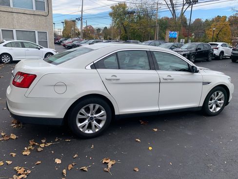 Used 2010 Ford Taurus SEL image 5