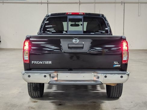 Used 2017 Nissan Frontier SL image 10