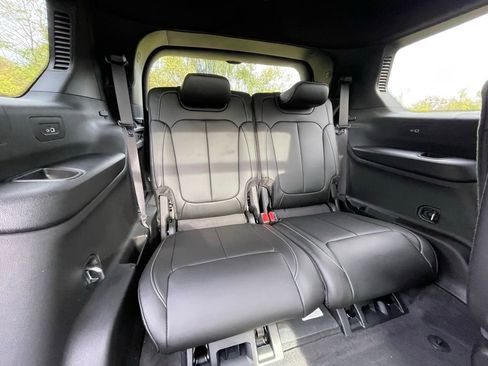 New 2025 Jeep Grand Cherokee L Limited w/ Black Appearance Package image 16