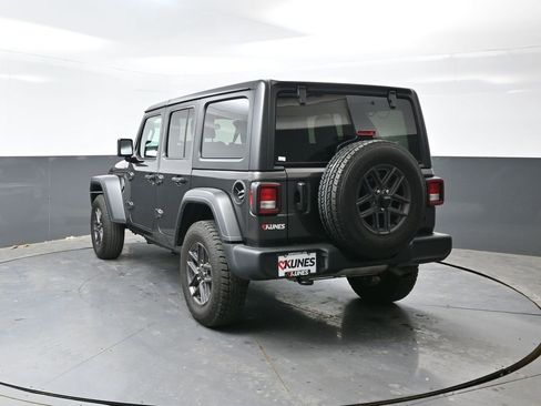 Used 2025 Jeep Wrangler Unlimited Sport AWD/4WD image 11