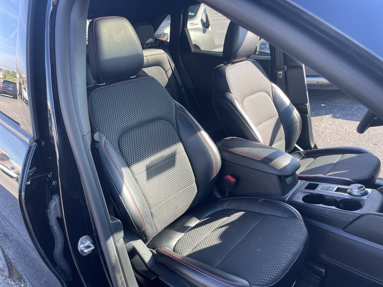 Used 2024 Ford Escape ST-Line w/ Tech Pack #1 AWD/4WD image 28