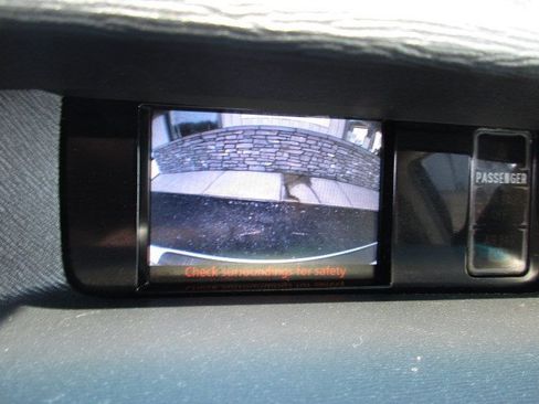 Used 2014 Toyota Sienna LE AWD/4WD image 23