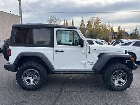 Used 2019 Jeep Wrangler Sport image 8
