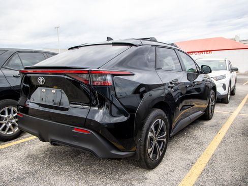 Used 2024 Toyota bZ4X XLE image 7