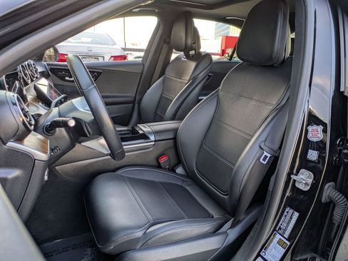 Used 2025 Mercedes-Benz C 300 4MATIC Sedan image 23