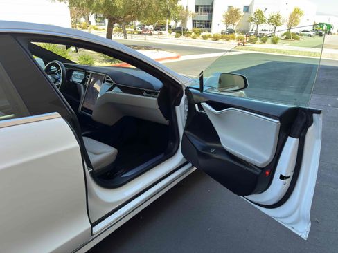 Used 2016 Tesla Model S 90D AWD/4WD image 40
