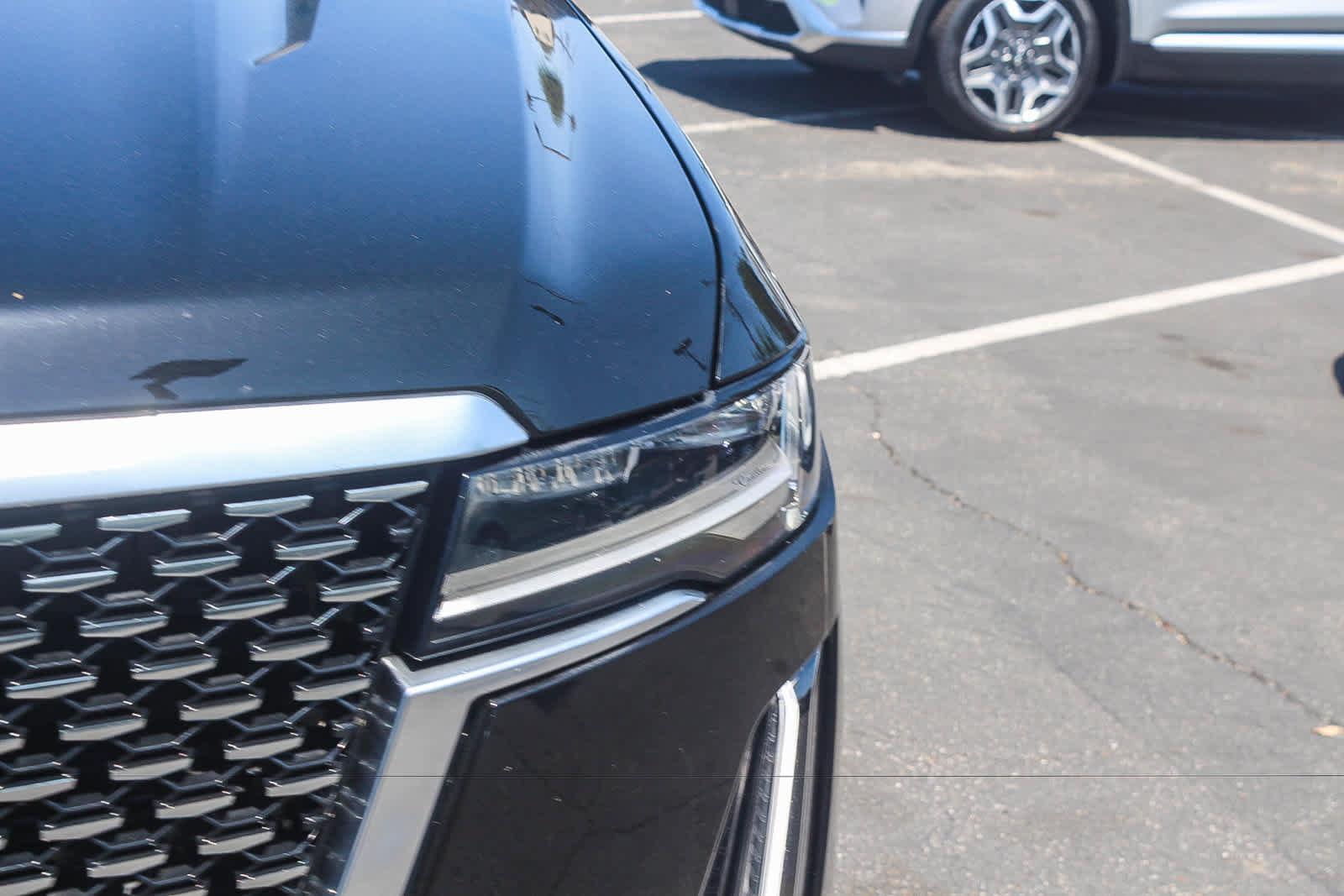 Used 2023 Cadillac Escalade Premium Luxury w/ Performance Package AWD/4WD image 13
