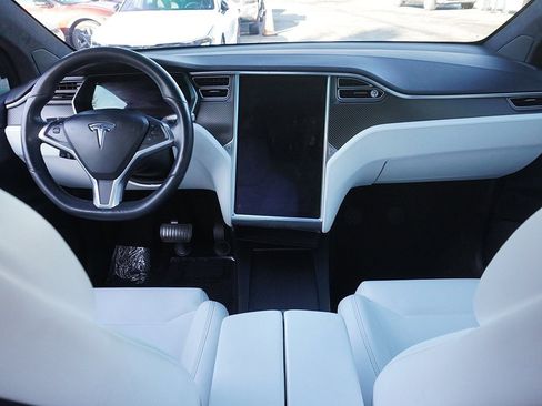 Used 2018 Tesla Model X 100D image 42