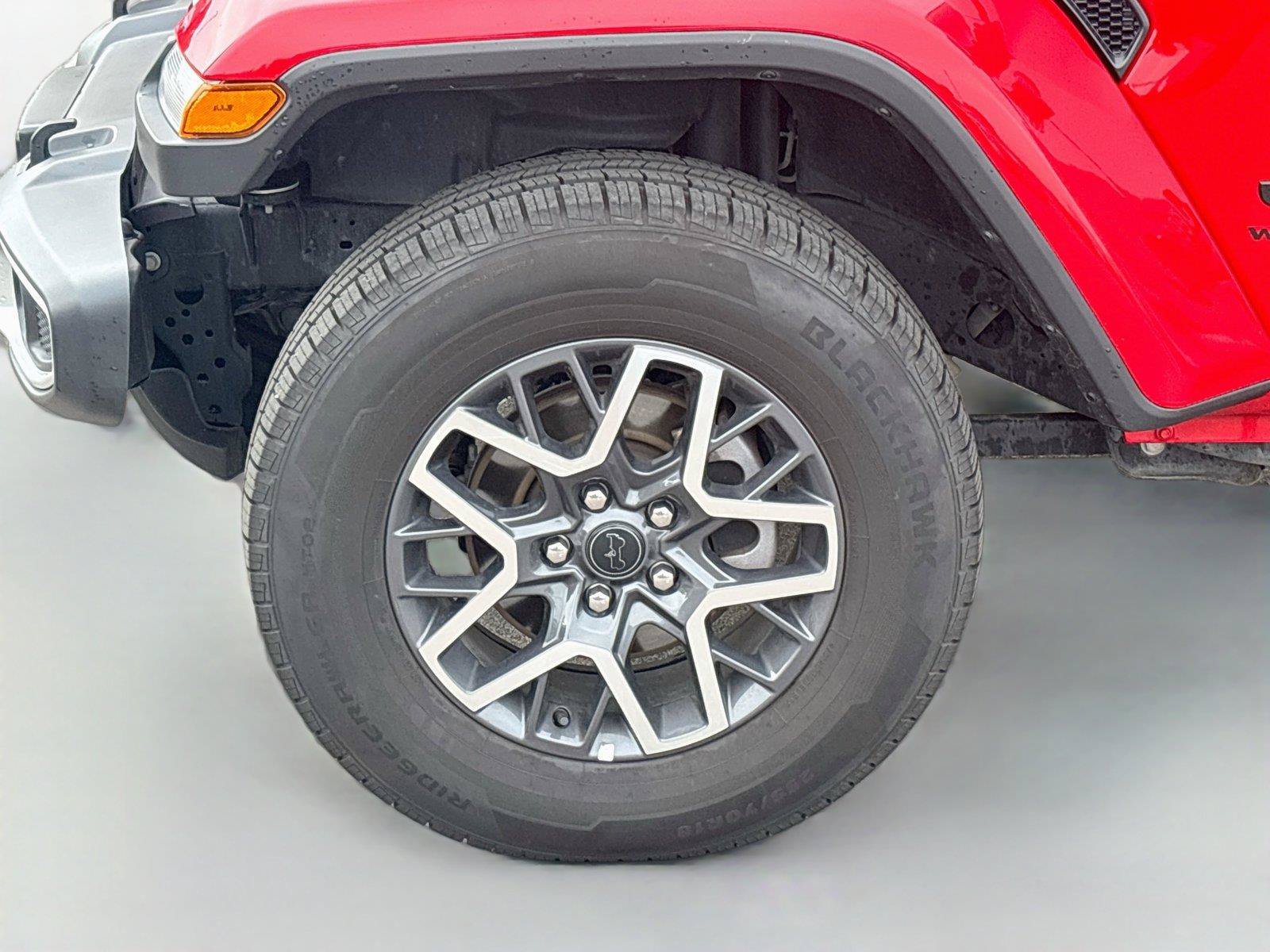 Certified 2025 Jeep Wrangler Unlimited Sahara AWD/4WD image 29